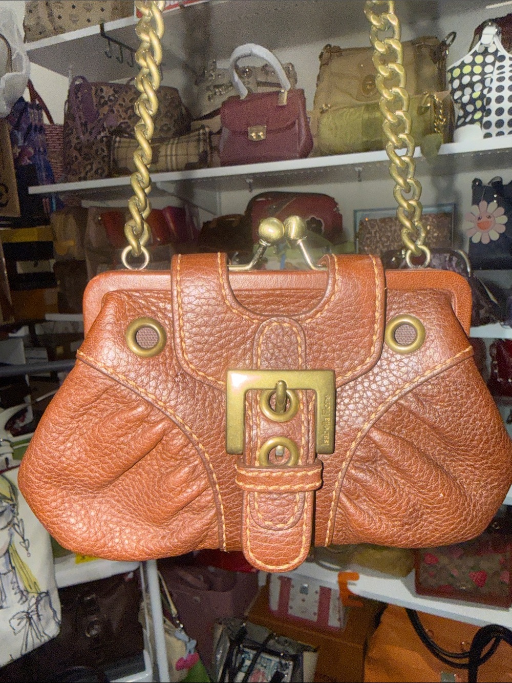 Isabella Fiore Kiss lock Leather Shoulder Bag in Cognac Brown with Gold Hardware